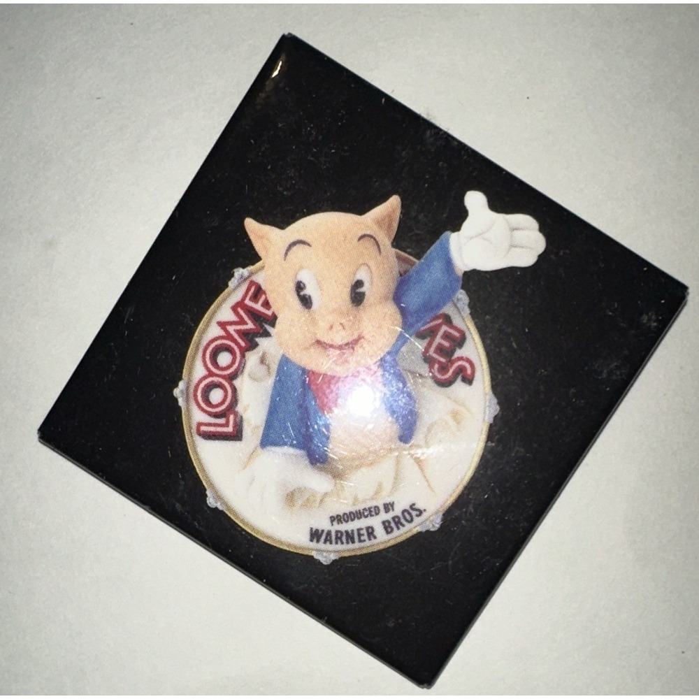 Vintage Button Pin 1998 Looney‎ Tunes Porky Pig Produced By Warner Bros